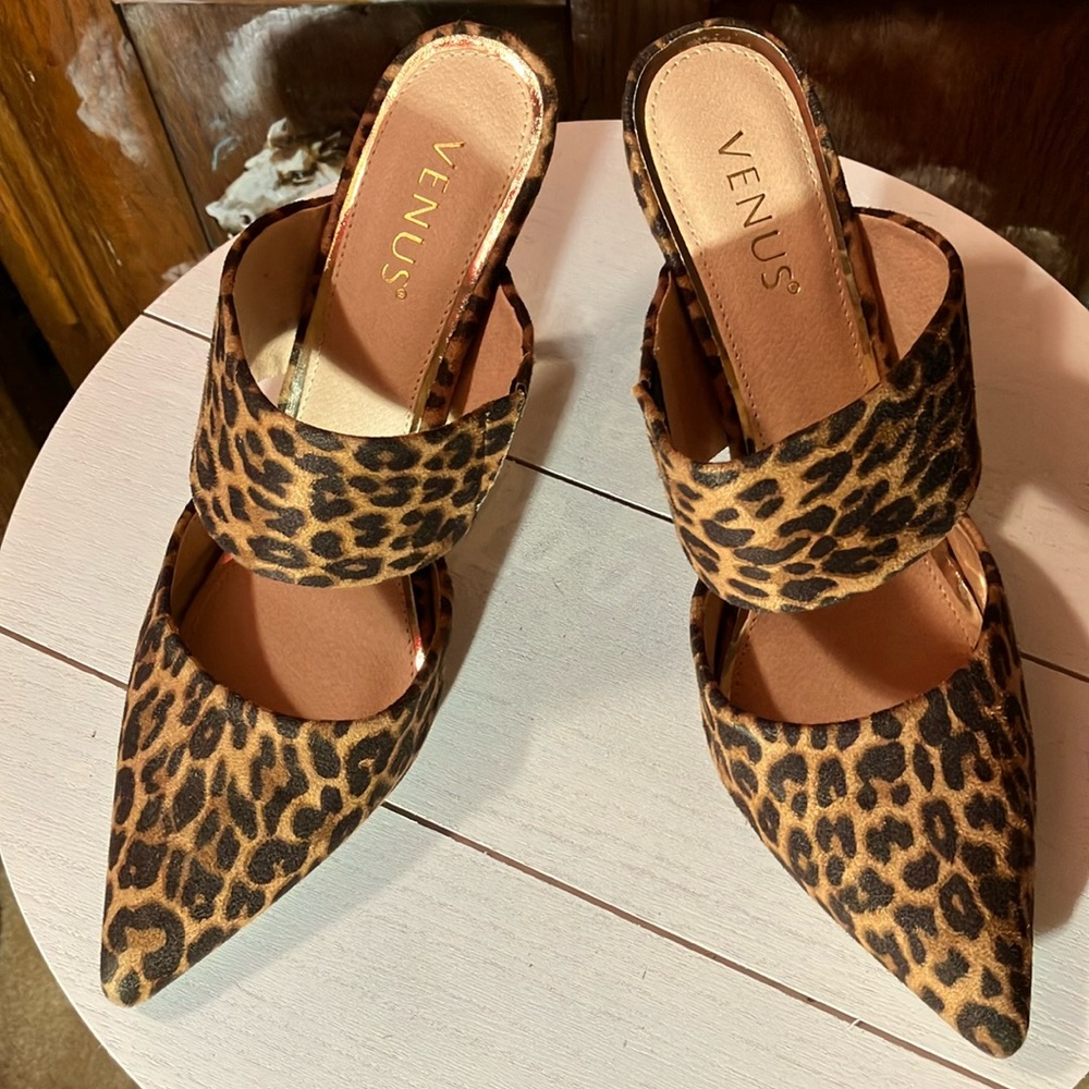Venus Leopard Print Slides 4” Heels Size 10 - image 1